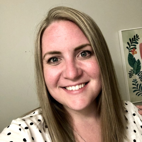 Meet your Posher, Lydia - Picture 1 of 1